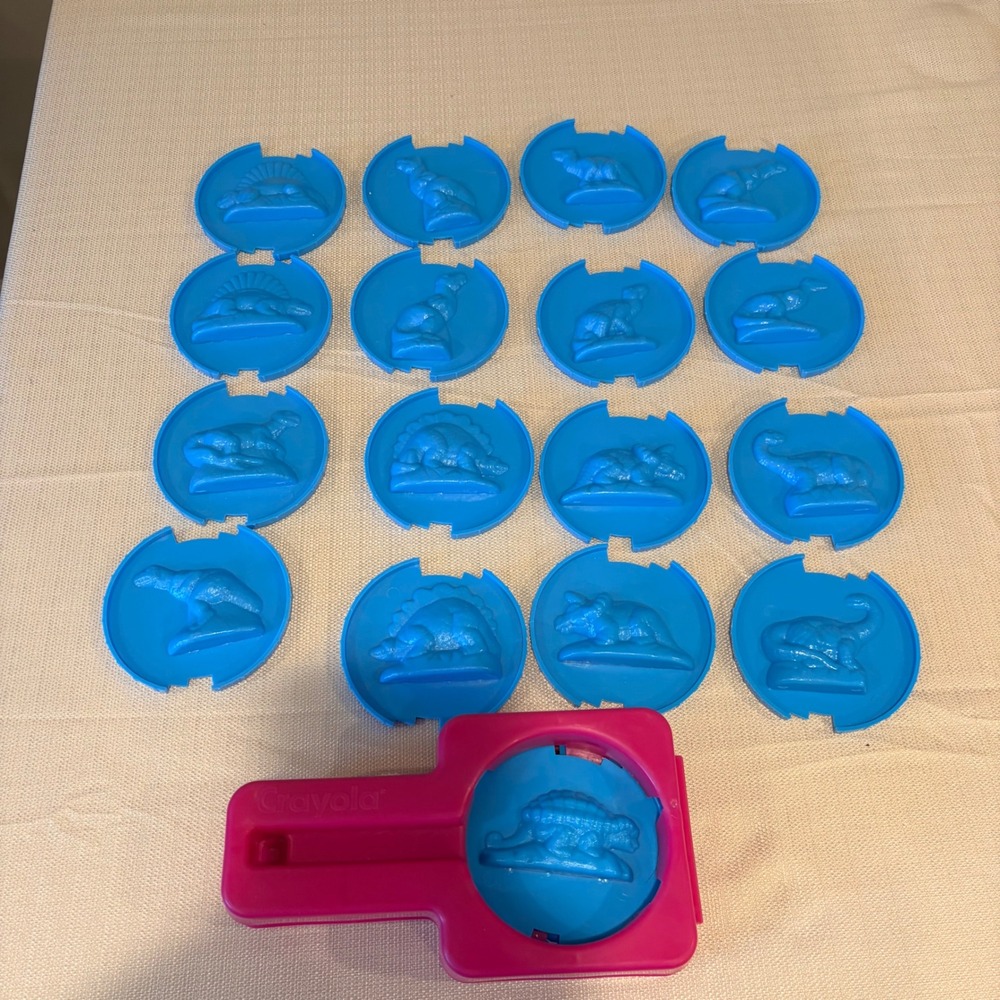 Crayola Dinosaur Modeling Clay Press and molds